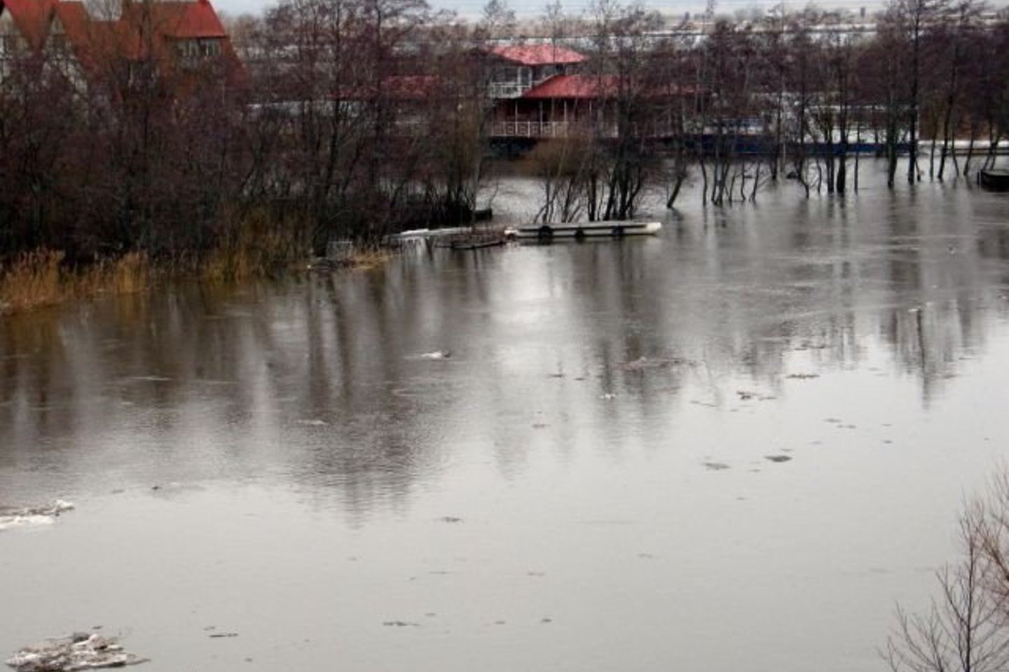 Minija užliejo viešbučio kiemą ir Povilų prieplauką.