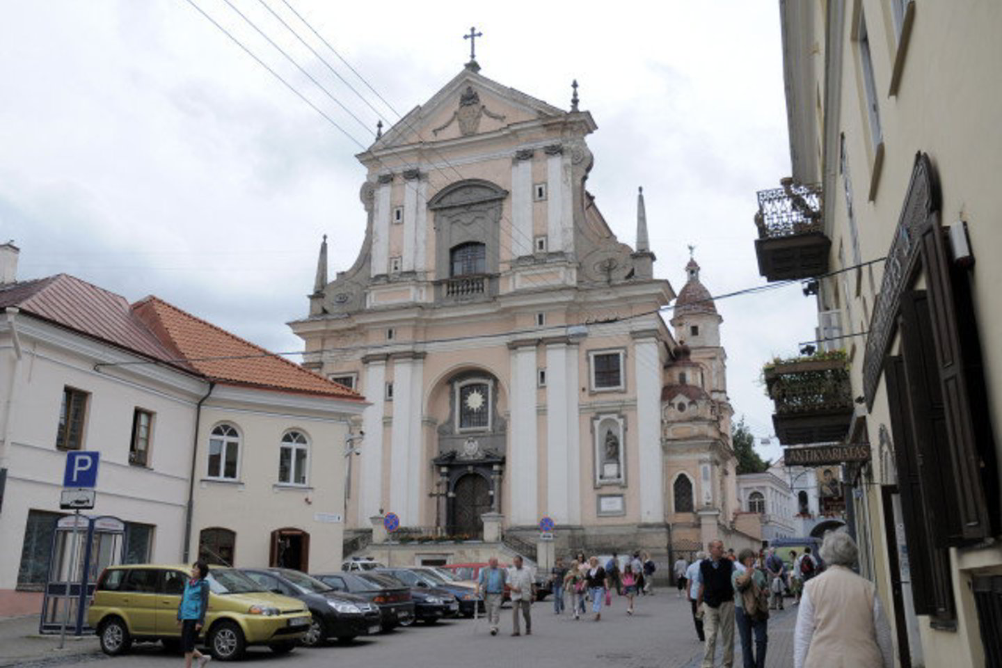 Iš Šv.Teresės bažnyčios koplyčios pavogti 6 votai.