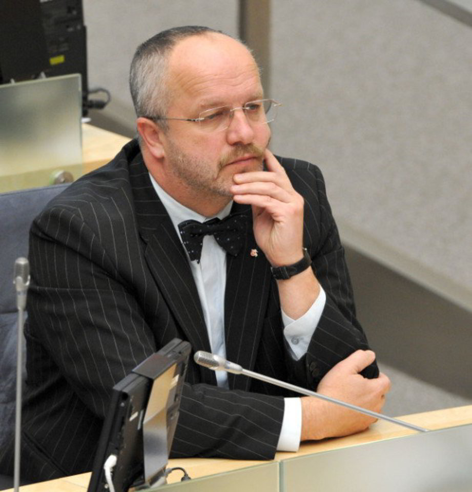 J.Olekas: "Nauja Švietimo įstatymo redakcija diskriminuoja valstybines mokyklas".