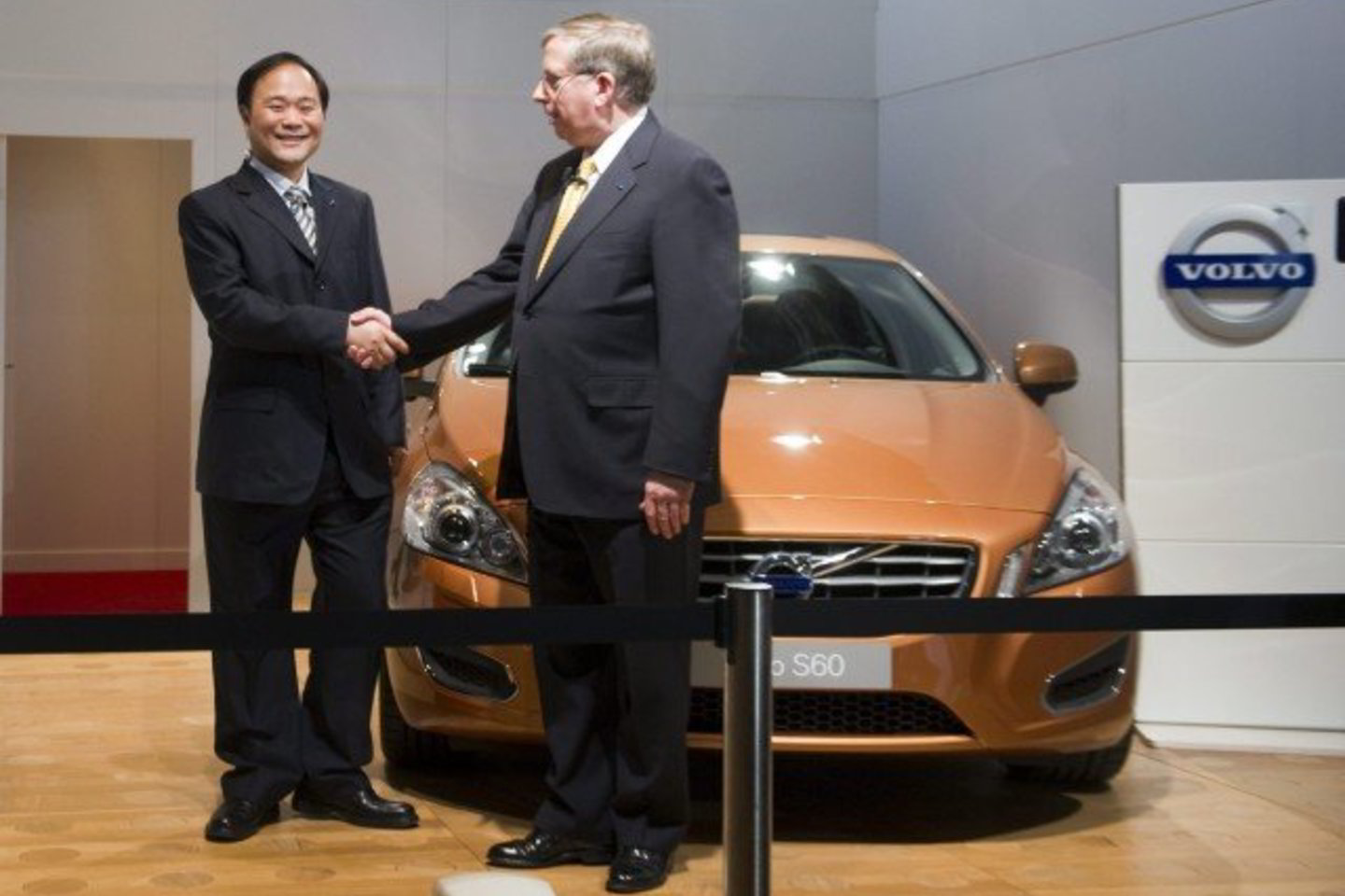 „Geely“ - didžiausia Kinijoje nepriklausoma automobilių gamybos kompanija - žada išlaikyti „Volvo“ kaip laisvą kompaniją.