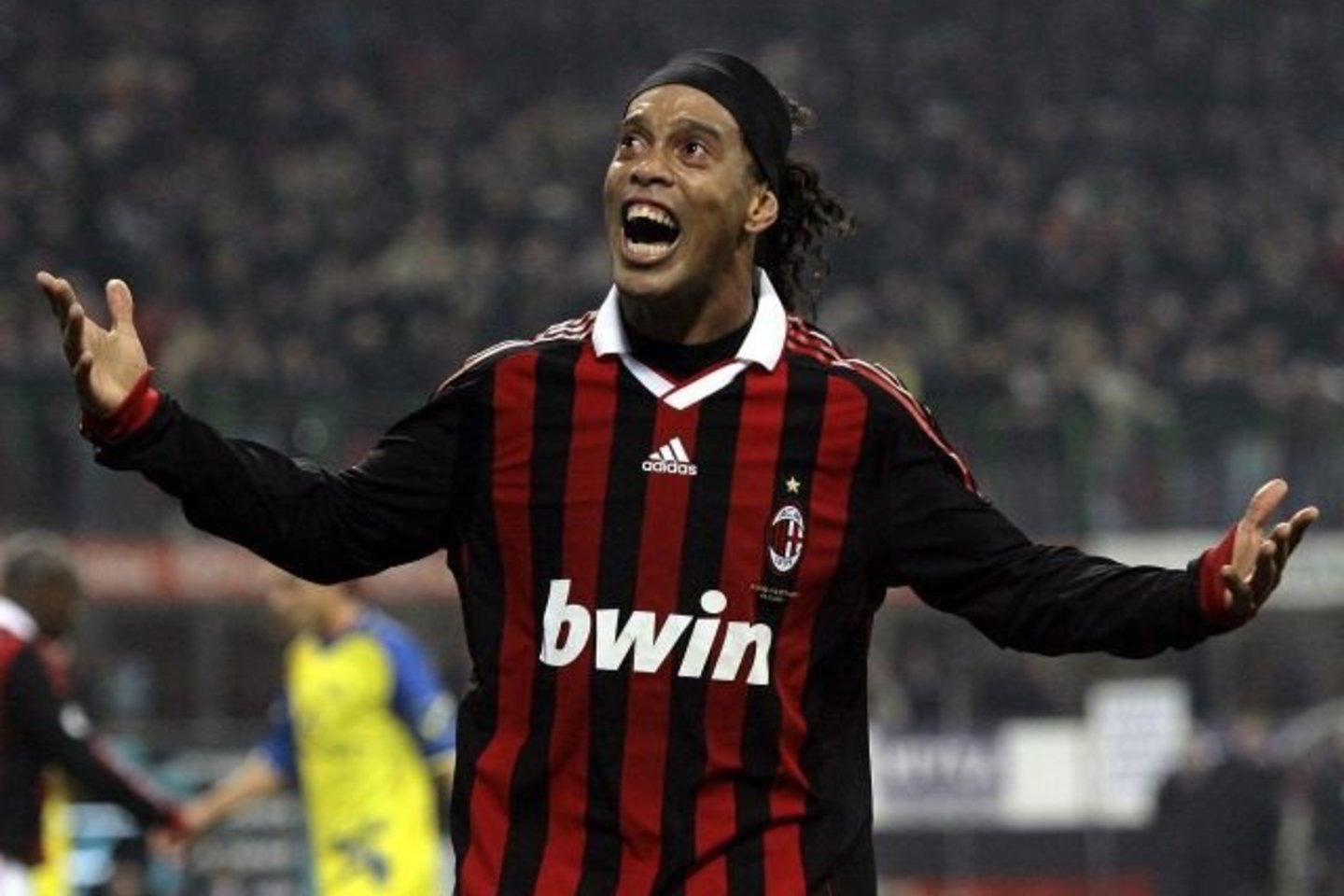 Ronaldinho „AC Milan“ komandoje žaidžia nuo 2008-ųjų.