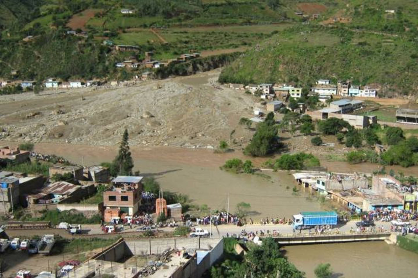 Tai jau antras kartas per dvi dienas, kai Peru teritorijoje ant gyvenvietės užgriūva nuošliaužos.