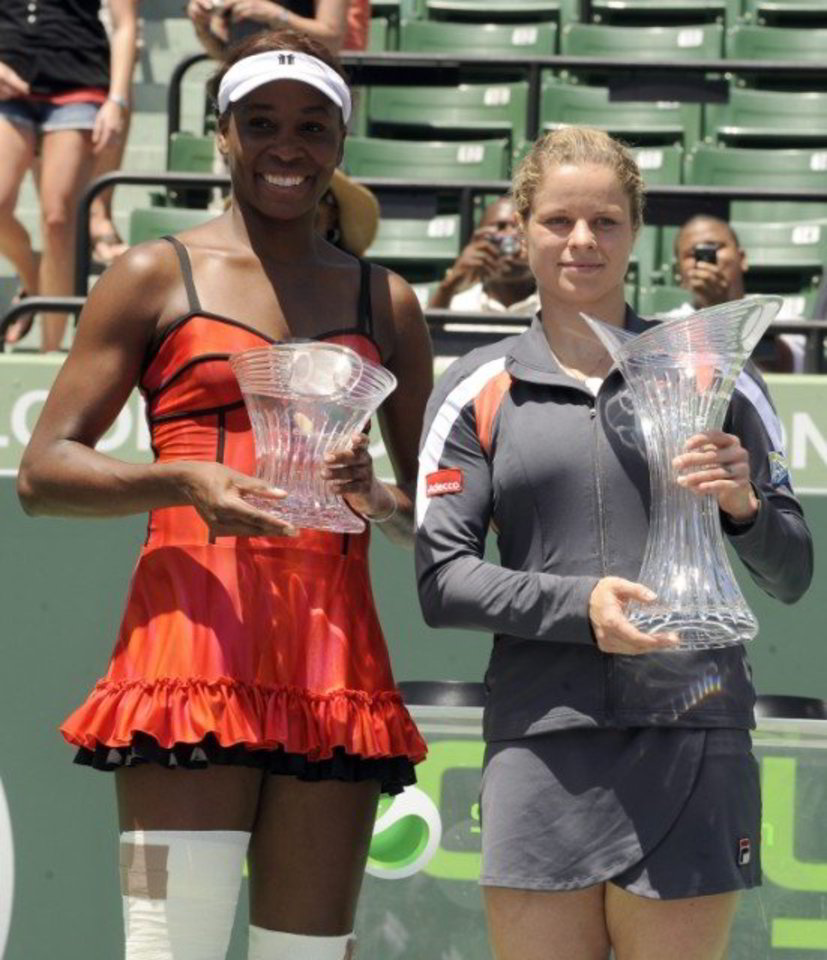"Sony Ericsson Open" moterų varžybas laimėjo belgė Kim Clijsters. 16-oji pasaulio raketė finale šeštadienį 6:2, 6:1 įveikė penktąją pasaulio raketę amerikietę Venus Williams.
