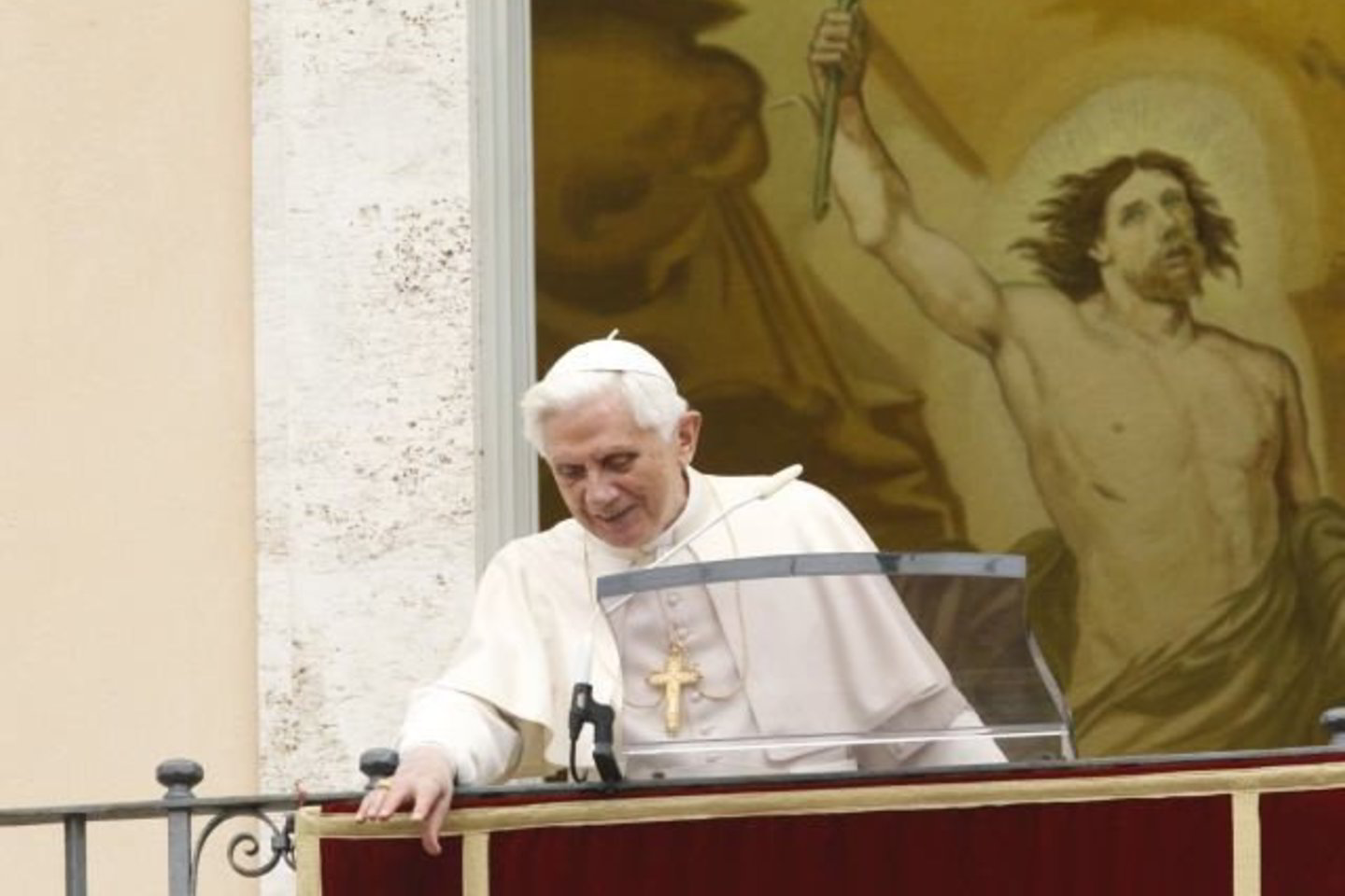 Popiežius kritikuojamas dėl to, kad nesiėmė veiksmų prieš pedofilija kaltinamus kunigus.