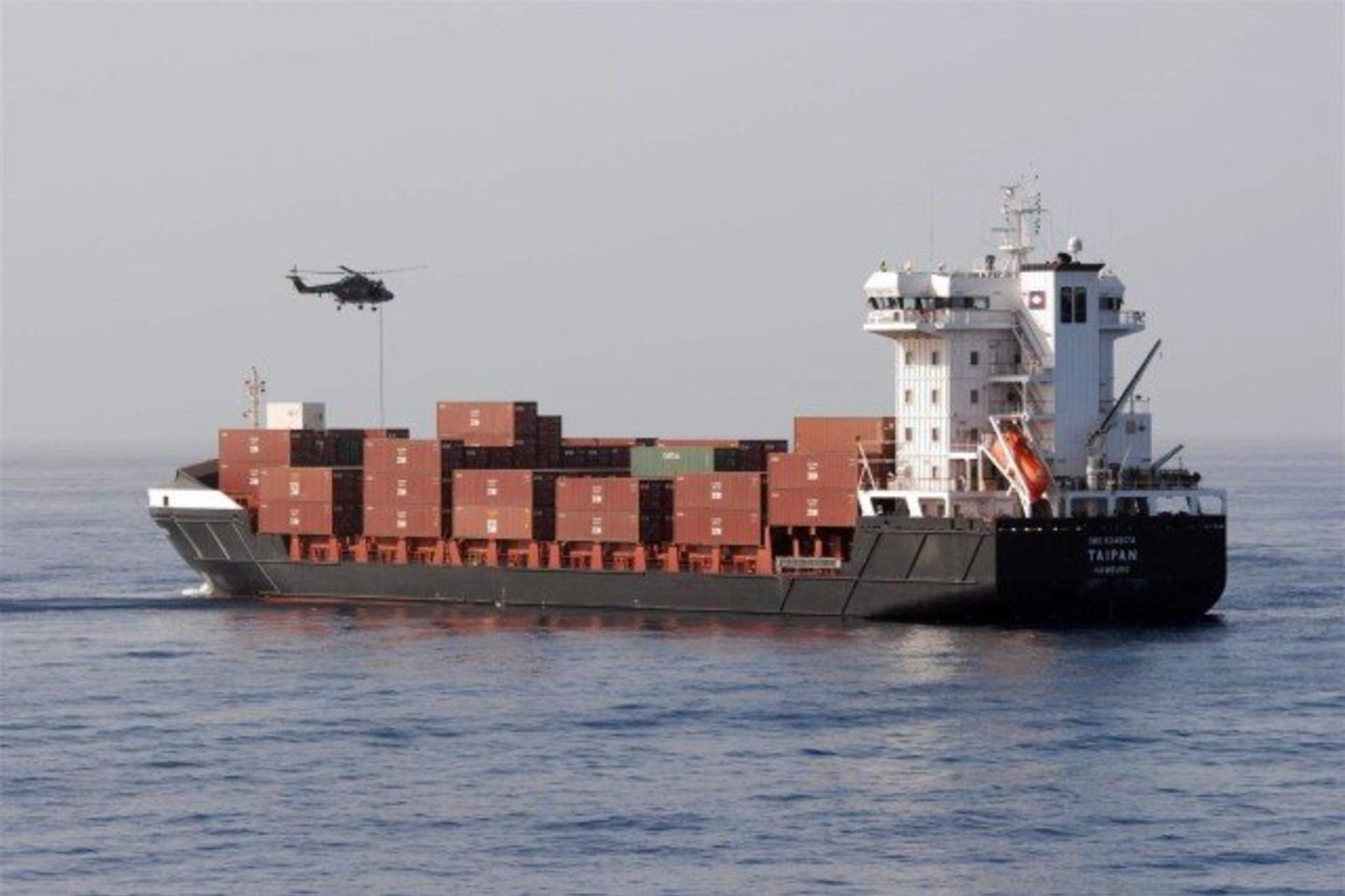 Per susišaudymą su piratais sužeistas vienas olandas, tačiau 15 narių „MS Taipan“ įgula nenukentėjo.