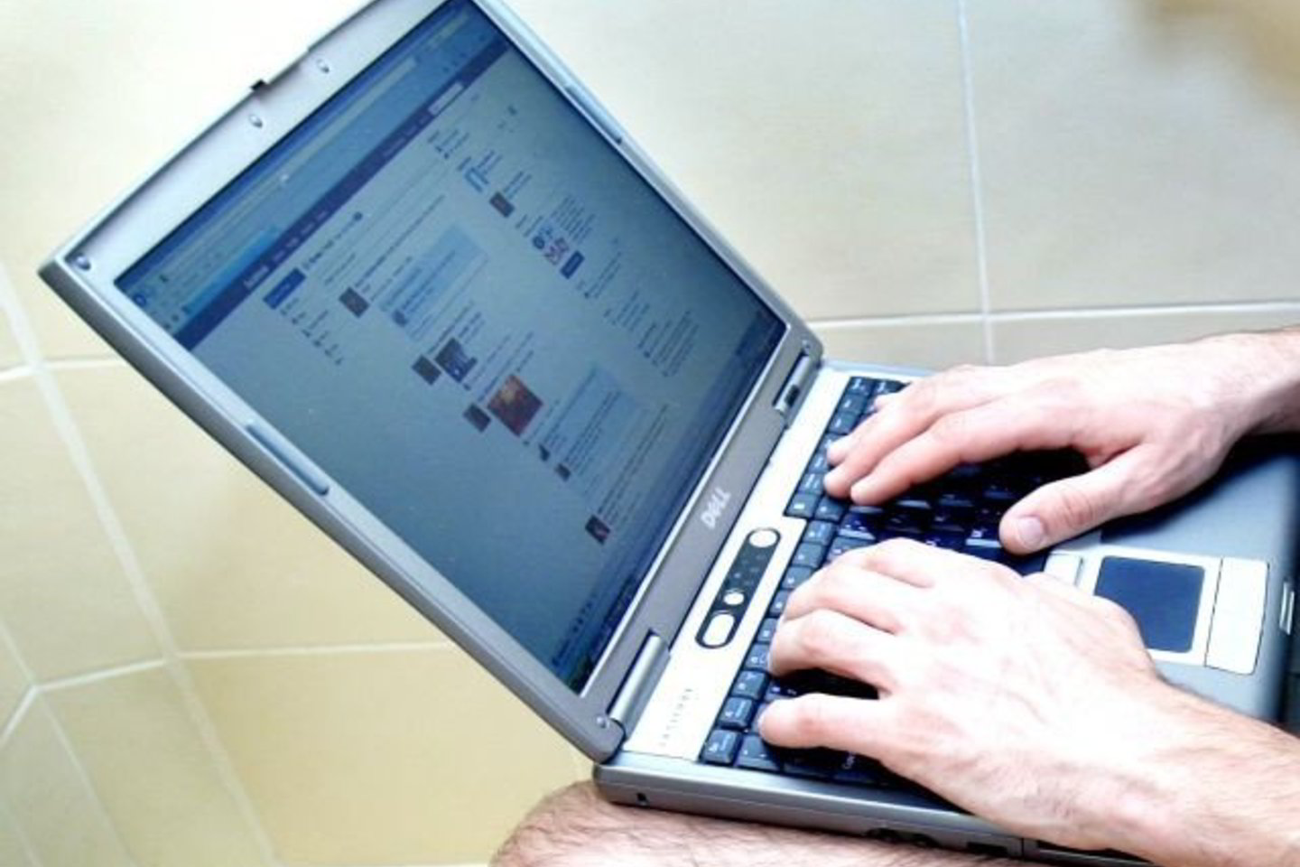 „Facebook“ nustojo emituoti akcijas naujiems darbuotojams 2007 metų pabaigoje.
