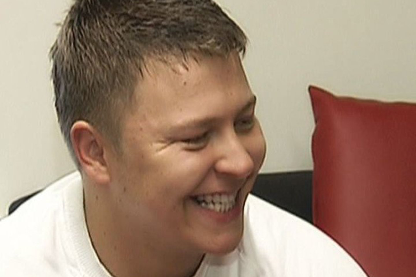 Vestuvių muzikantas Airidas teisme nesirodo neva dėl ligos, bet tvarkant verslo reikalus stebuklingai pagyja.