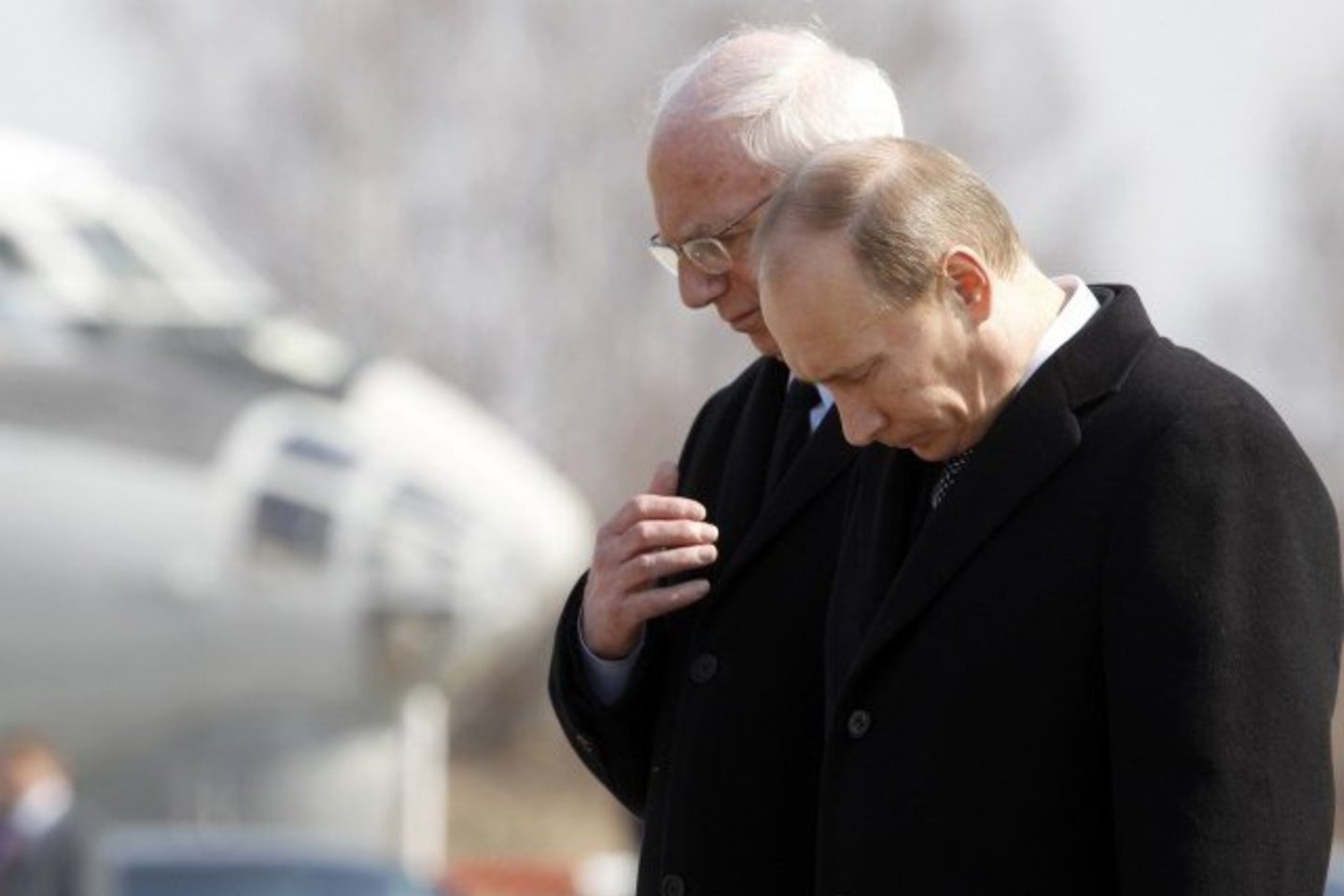 V.Putinas išlydėdamas į Varšuvą Lenkijos prezidento palaikus atrodė prislėgtas.