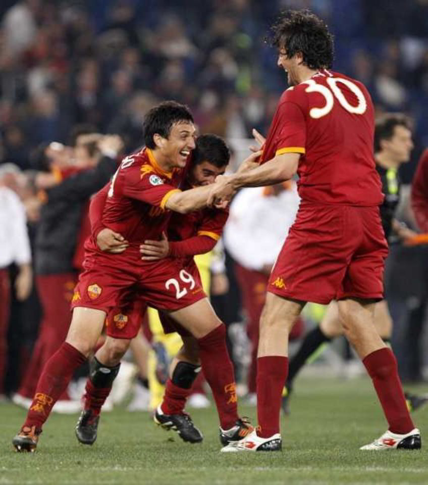 "AS Roma" žaidėjai džiaugėsi po rungtynių.