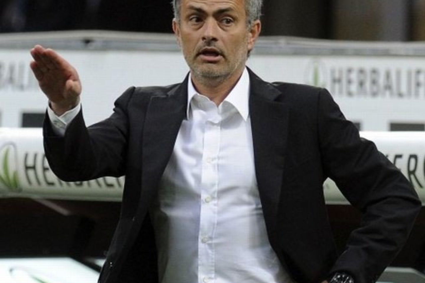 Italijoje dirbantis J.Mourinho atidžiai seka Anglijos futbolo pirmenybes.
