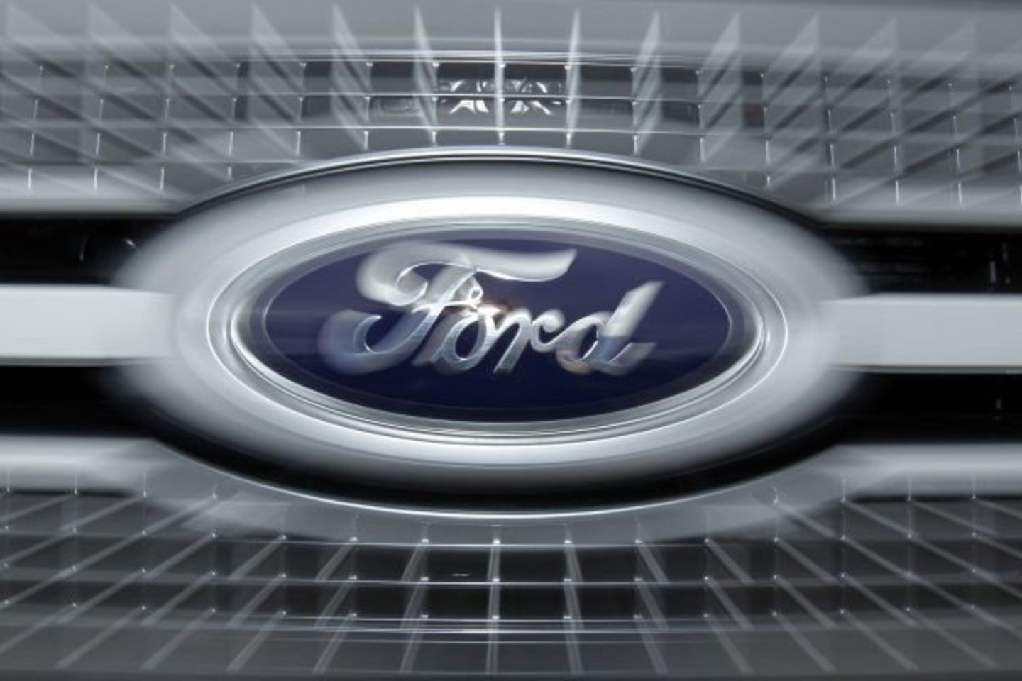 „Ford“ atšaukia 2010 metų laidos „Ford Fusion“ automobilius.