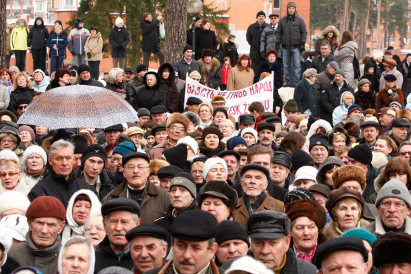 Galimybę savivaldybėms nustatyti nuolatines susirinkimų vietas ar patalpas numato Susirinkimų įstatymas.