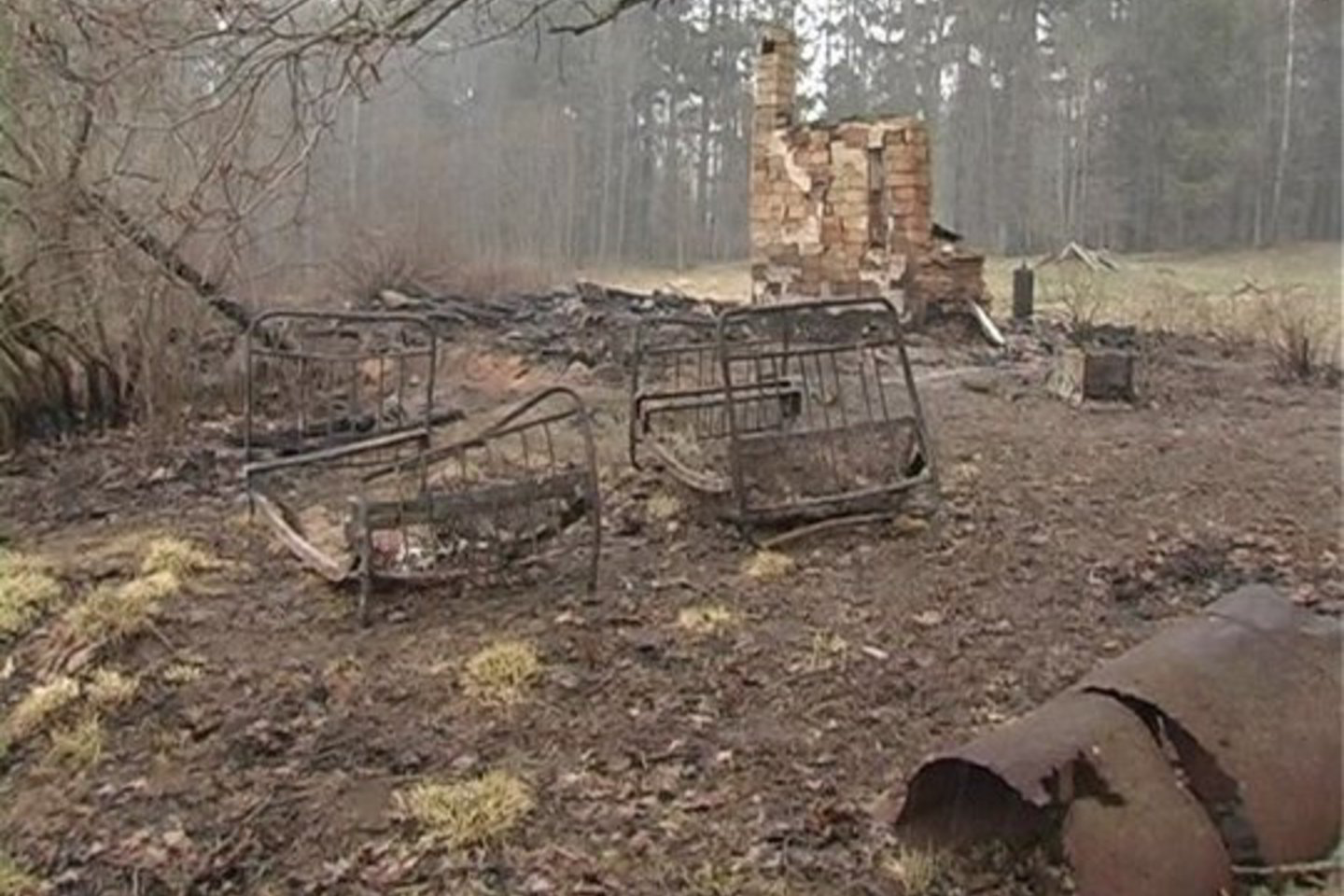 Namas sudegė iki pamatų.
