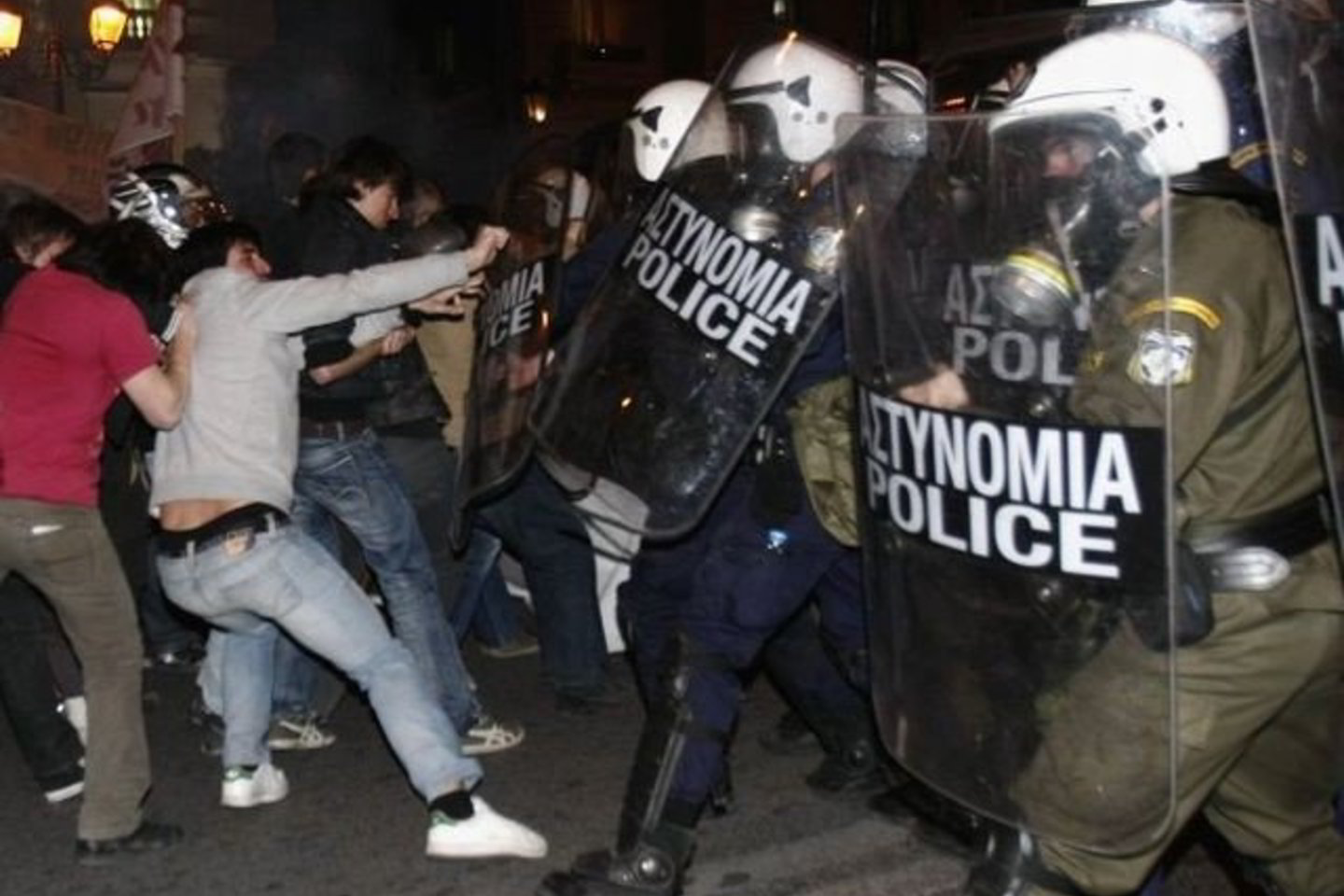 Graikai renkasi į demonstracijas.