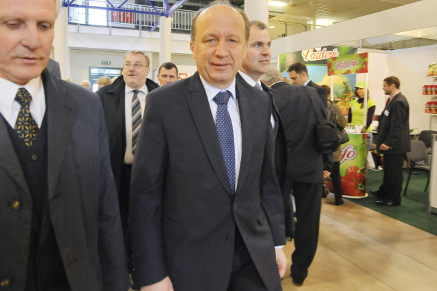 A.Kubiliaus vadovaujami dešinieji sukurpė susitarimo dėl atsakingos politikos projektą.