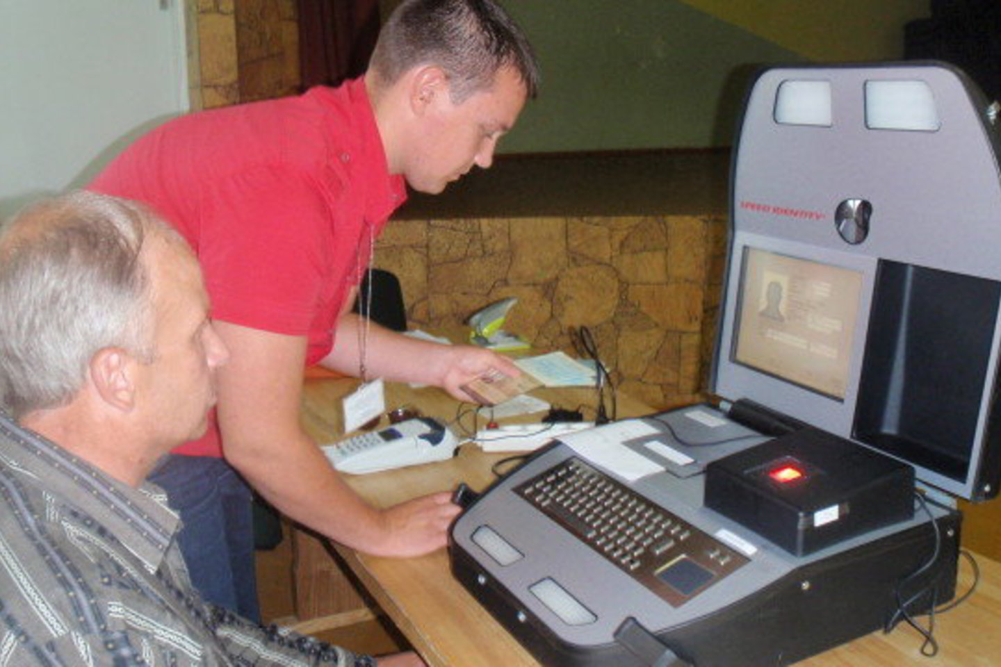 Mobilioji biometrinių duomenų registravimo įranga skirta asmens tapatybės dokumentams gaminti.