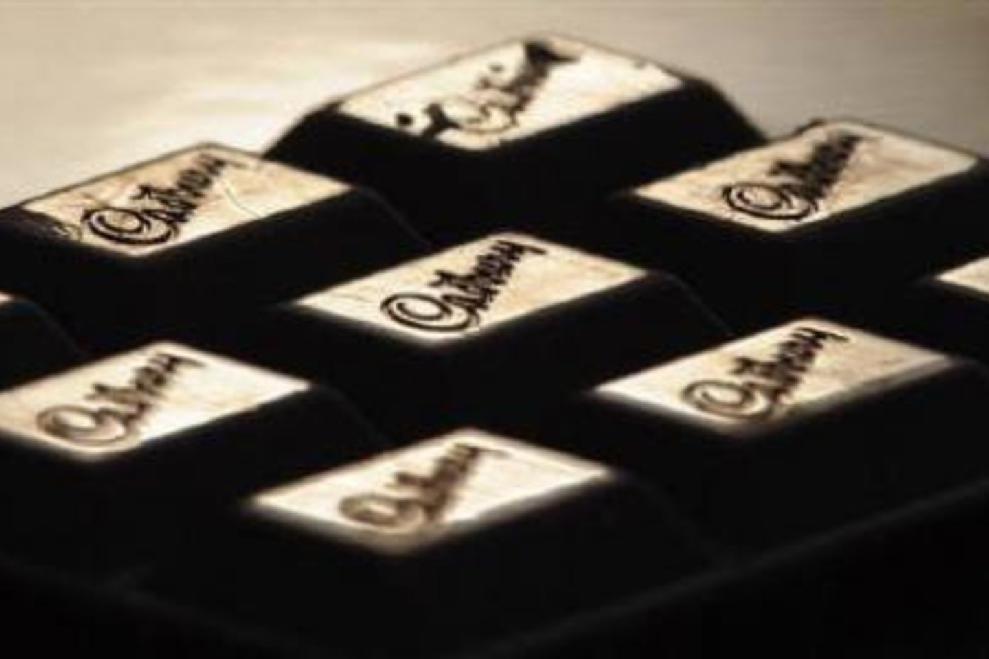 Vasarį „Kraft“ baigė britų kompanijos „Cadbury“ perėmimą.