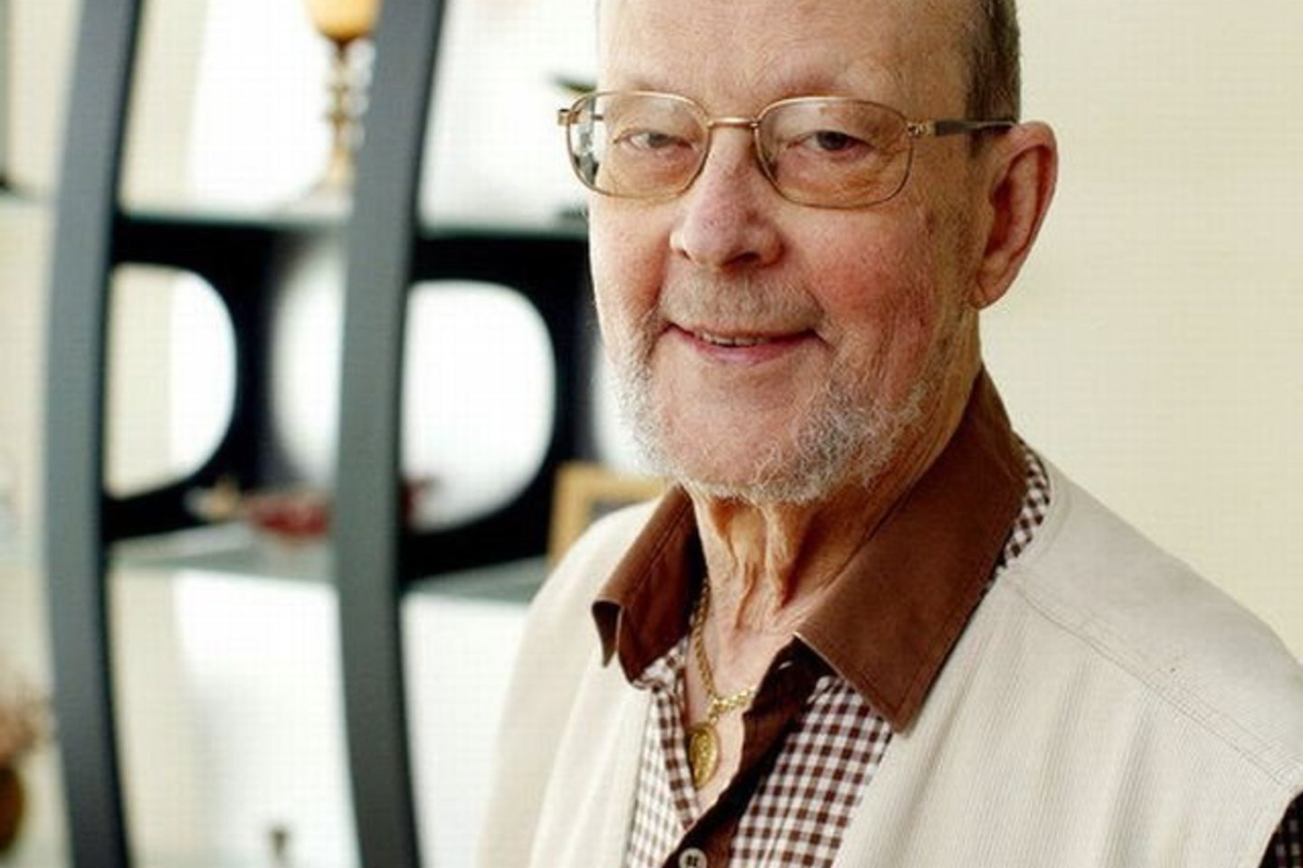 Kino režisierius A.Žebriūnas nepamiršta jo filmuose vaidinusių talentingų artistų.