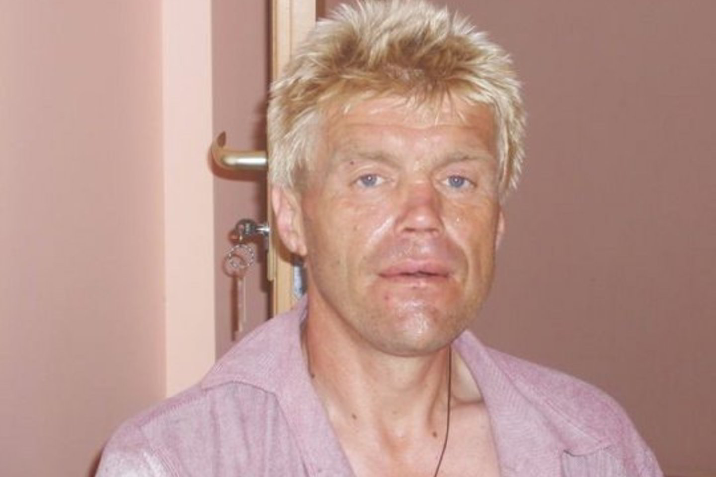 Iš karto po konflikto įtariamasis A.Sedimka pabėgo į greta sodybos esantį mišką ir pasislėpė.