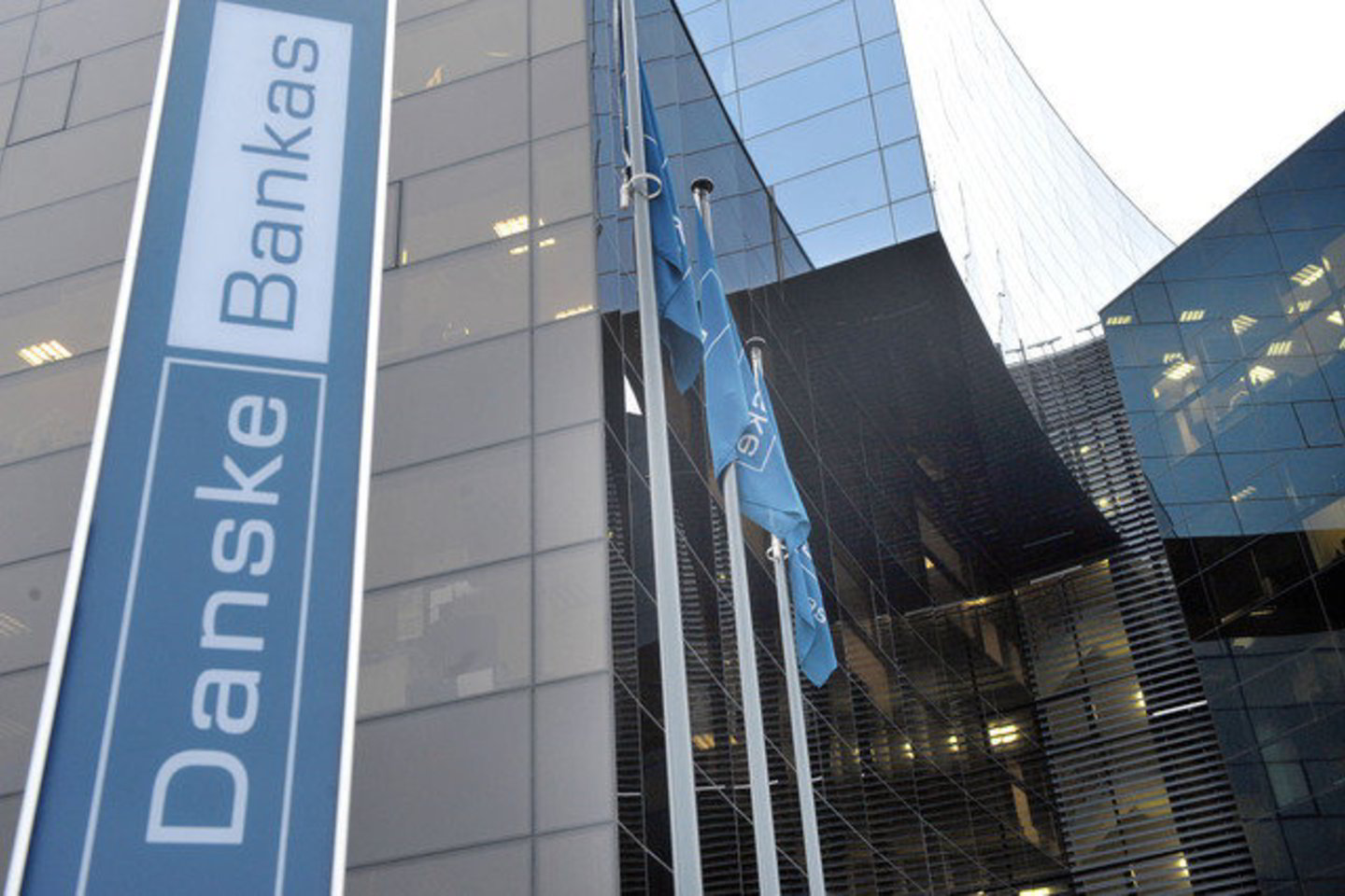 Bendri Danske Bank A/S Lietuvos filialo atidėjiniai, suformuoti per pirmąjį šių metų pusmetį, sudaro 32 mln. litų, o nuostolis prieš mokesčius - 3 mln. litų.