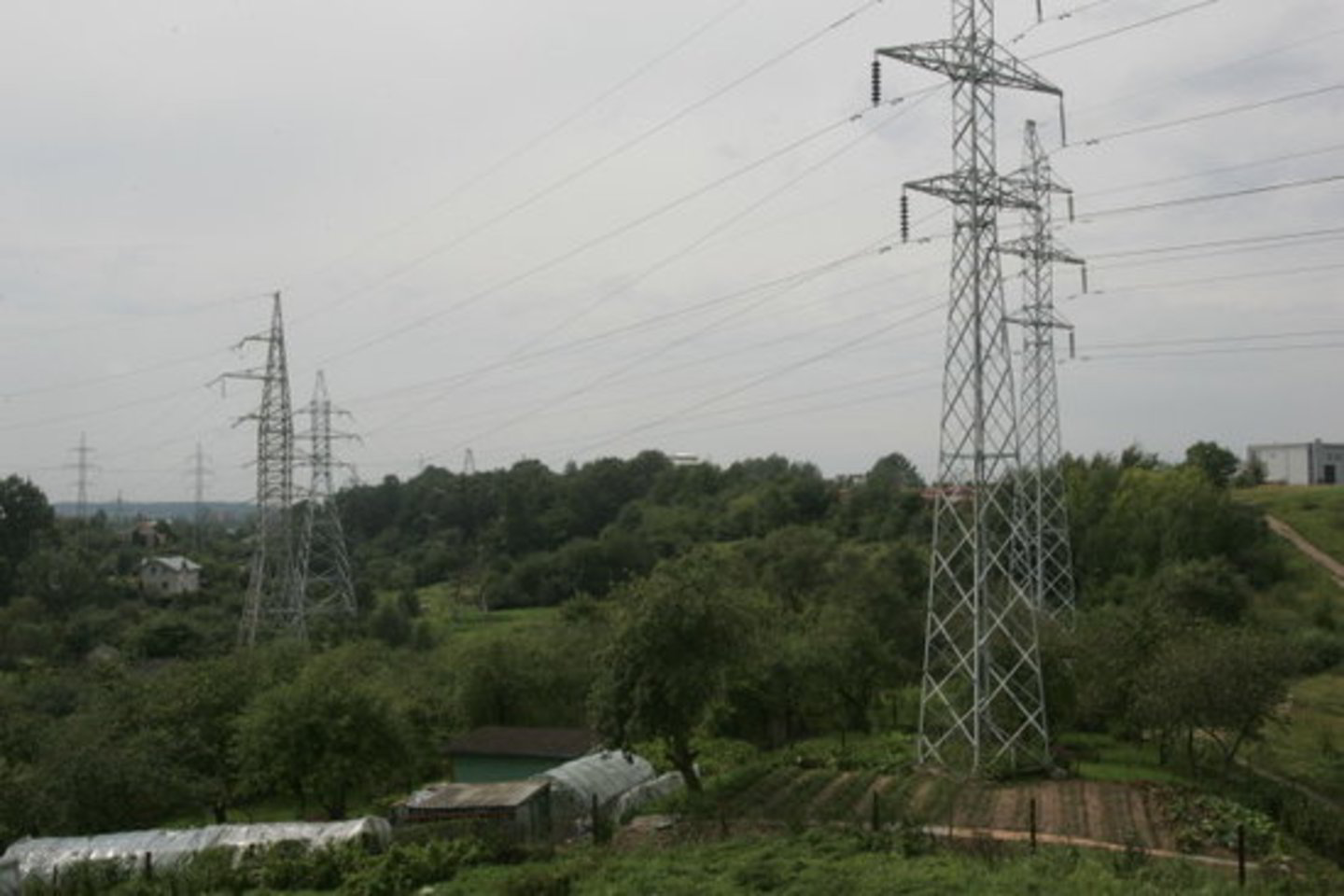 Kauno rajone elektros dar neturi apie 700 buitinių vartotojų.