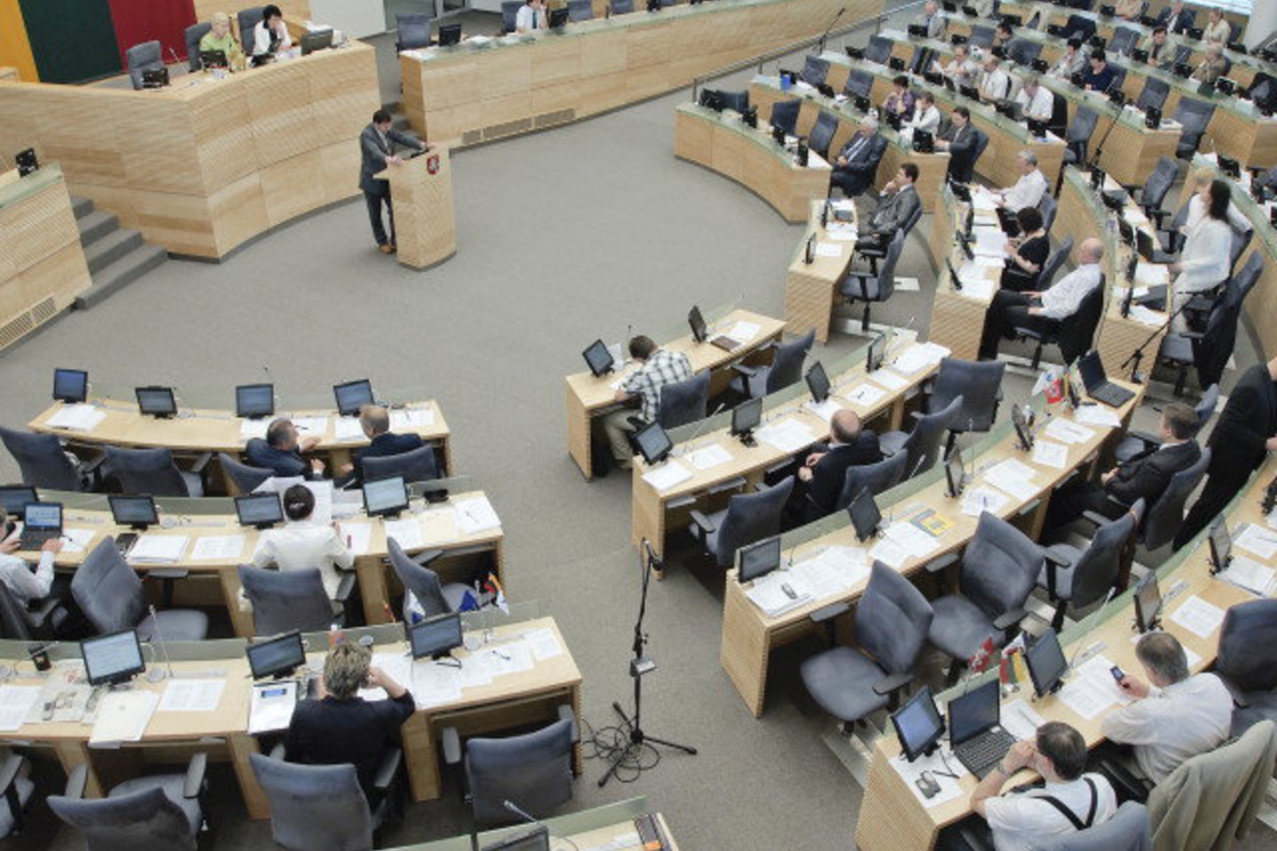 Porą savaičių derėjusios dėl bendradarbiavimo sutarties Seimo opozicinės frakcijos jos taip ir nepasirašė.