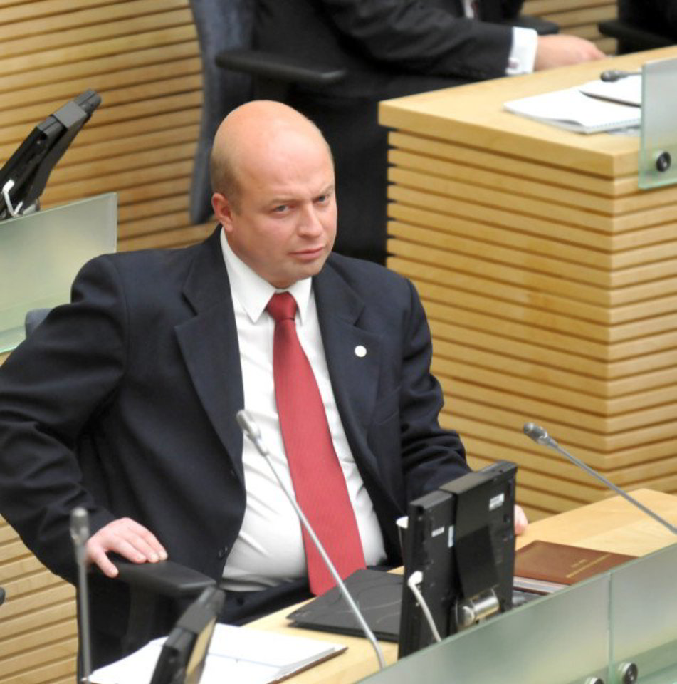 V.Babiliaus teisinę neliečiamybę prašoma panaikinti administracinių teisės pažeidimų byloje dėl greičio viršijimo.