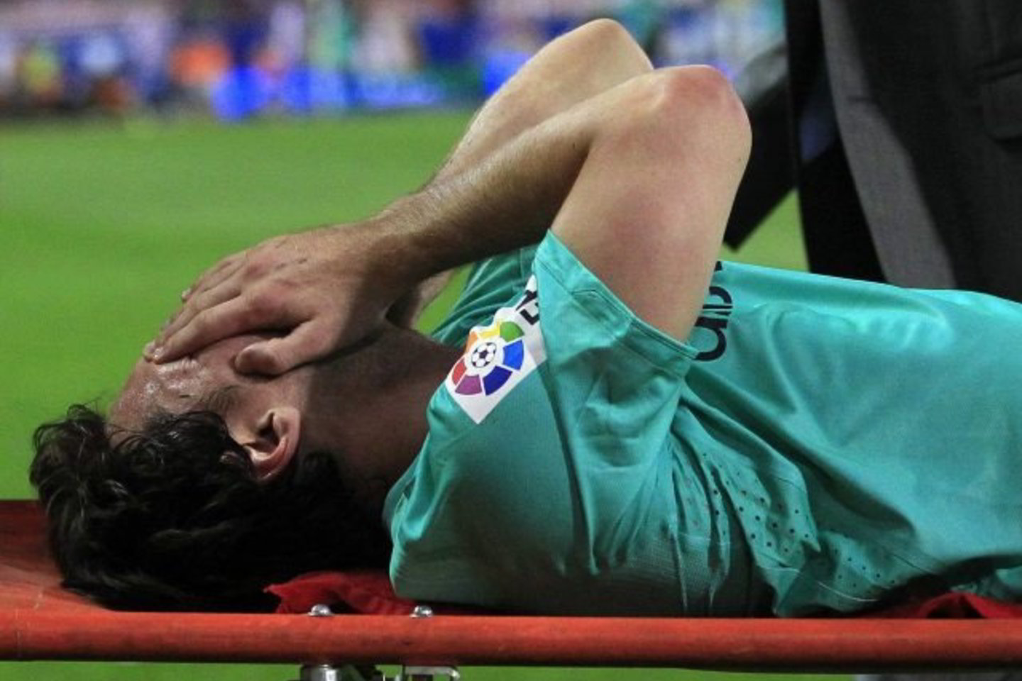 L.Messi iš aikštės buvo išneštas.