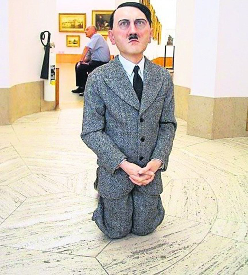 M.Cattelano parklupdytas Hitleris išgąsdino Milano valdžią.