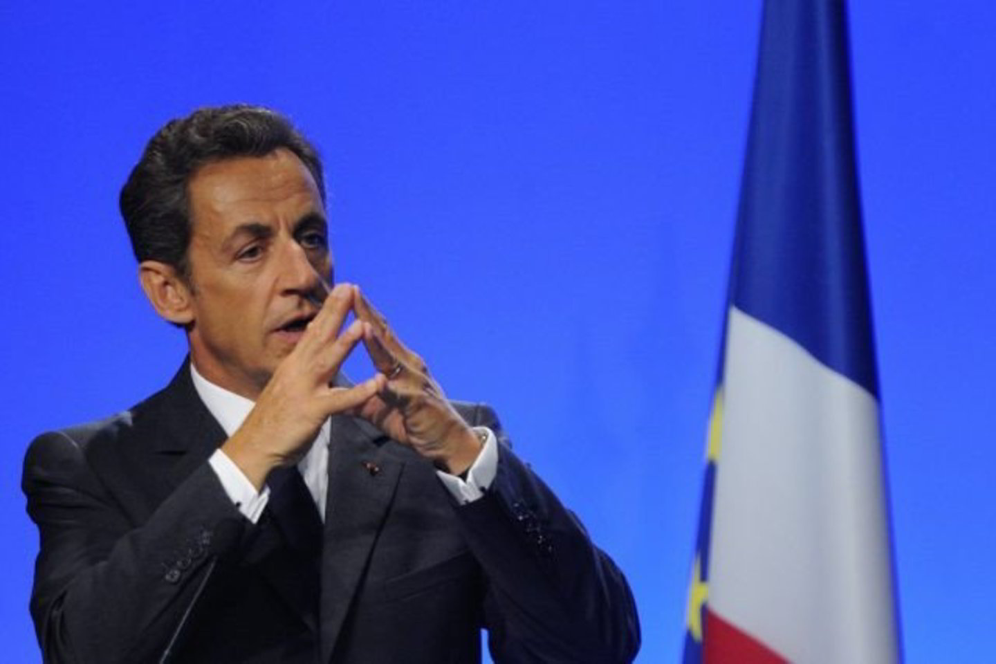 „Mes neturime teisės, teisindamiesi ekonomikos krize, daryti mažiau“, - sakė N.Sarkozy.