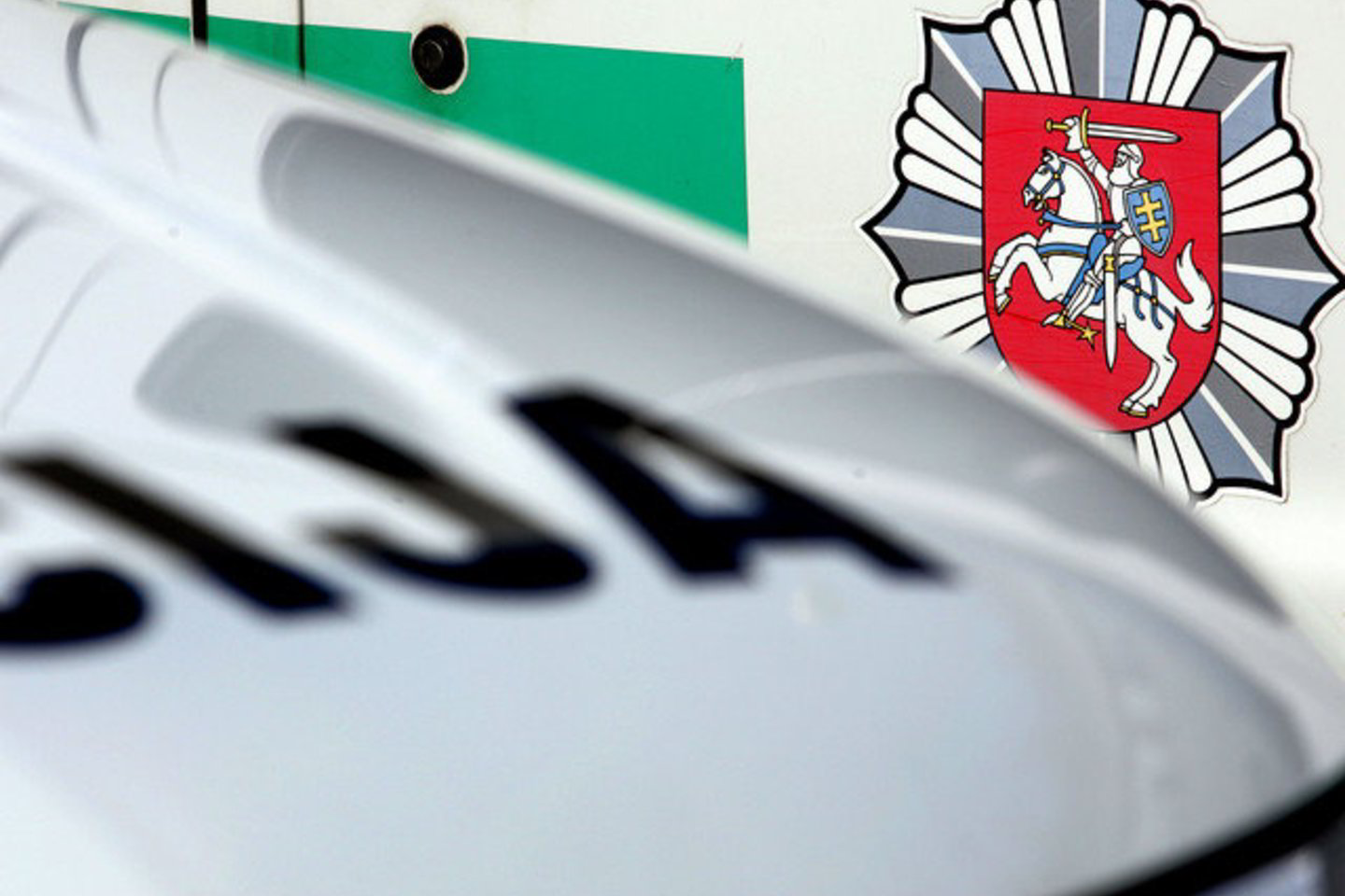 Pavogtą mikroautobusą slėpęs Kalnuvėnų gyvenvietėje, netoli Klaipėdos, vyras sulaukė ne automobilių savininkų, o jais apsimetusių pareigūnų.