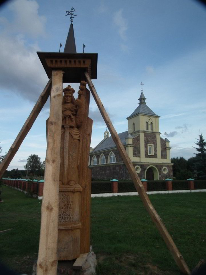 Paminklo autorius - A.Sakalauskas.