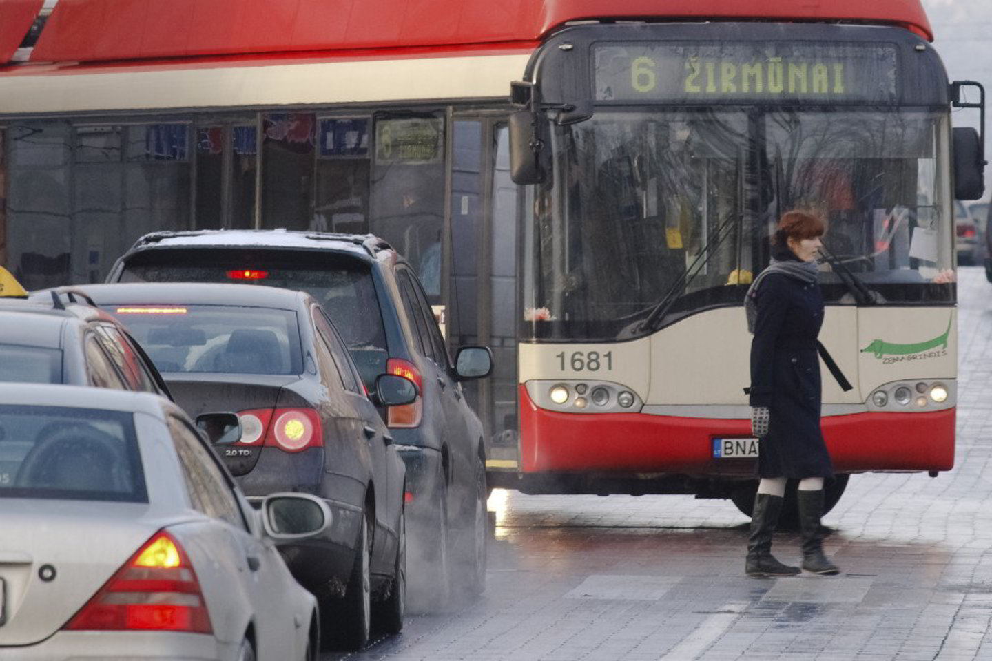 Dalyje Vilniaus troleibusų pradeda veikti kameros.