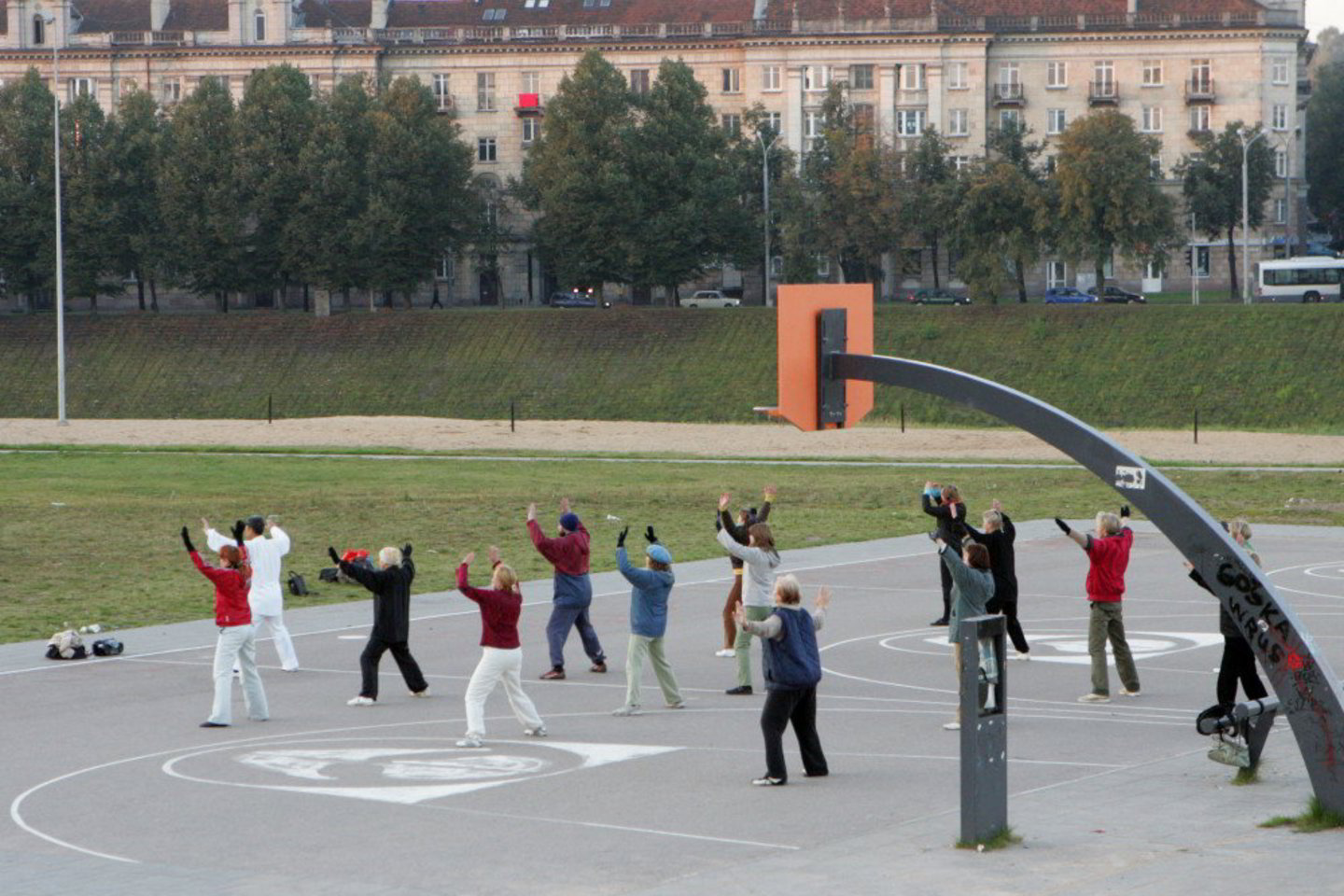 Pasaulinę širdies dieną garbaus amžiaus klaipėdiečiai raginami mokytis mankštos pratimų.