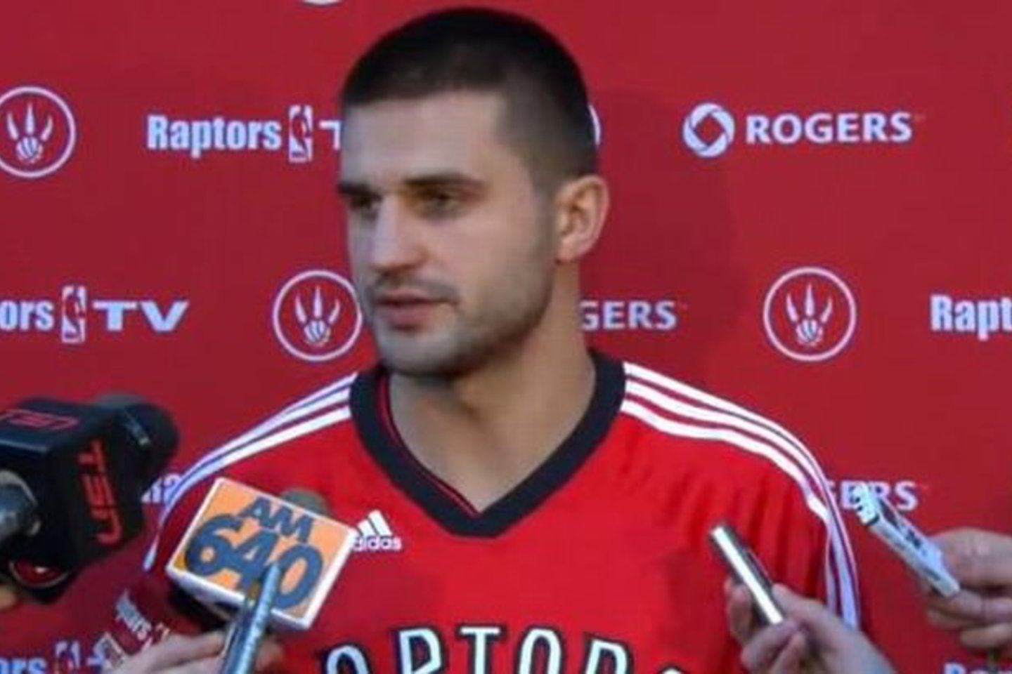 L.Kleiza sulaukė Toronto žurnalistų dėmesio.