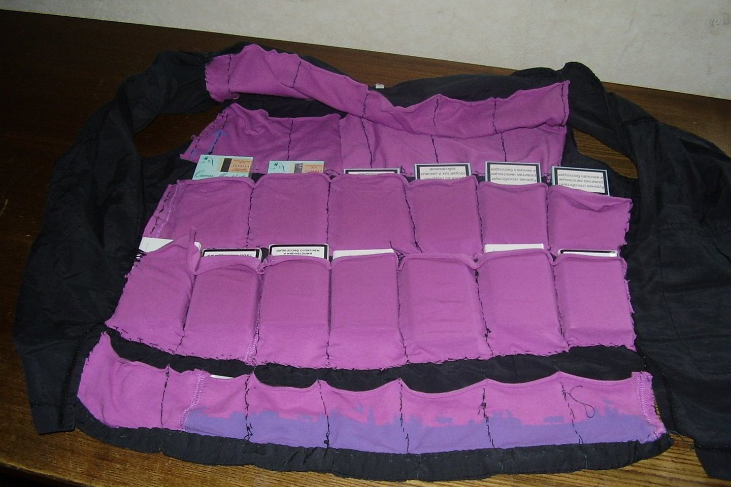 Tikėdamasi neįkliūti pasieniečiams, moteris pasisiuvo specialią liemenę, kurioje gabeno cigaretes.