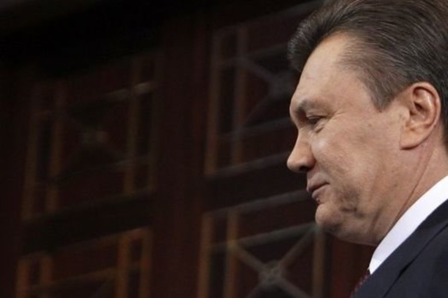 Teismo sprendimu, reformos, kurios sumažino prezidento galias ir Ukrainą iš prezidentinės valstybės pavertė prezidentine-parlamentine respublika, prieštaravo Konstitucijai.