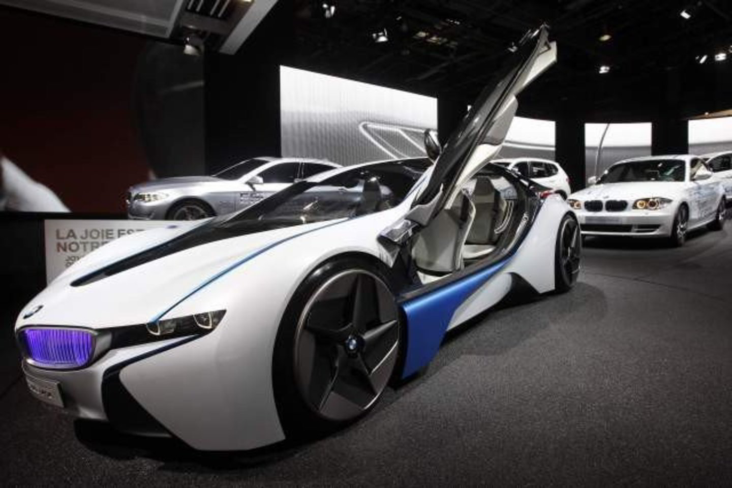 "BMW Vision EfficientDynamics".