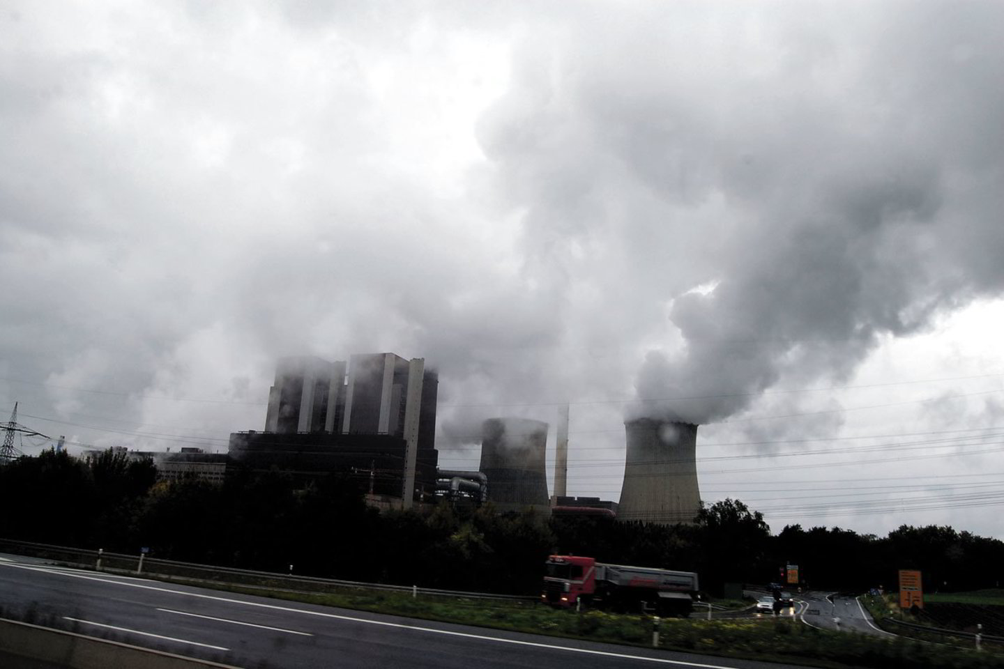 Vakarų Europos šalys dūsta nuo šiluminių elektrinių skleidžiamos taršos.