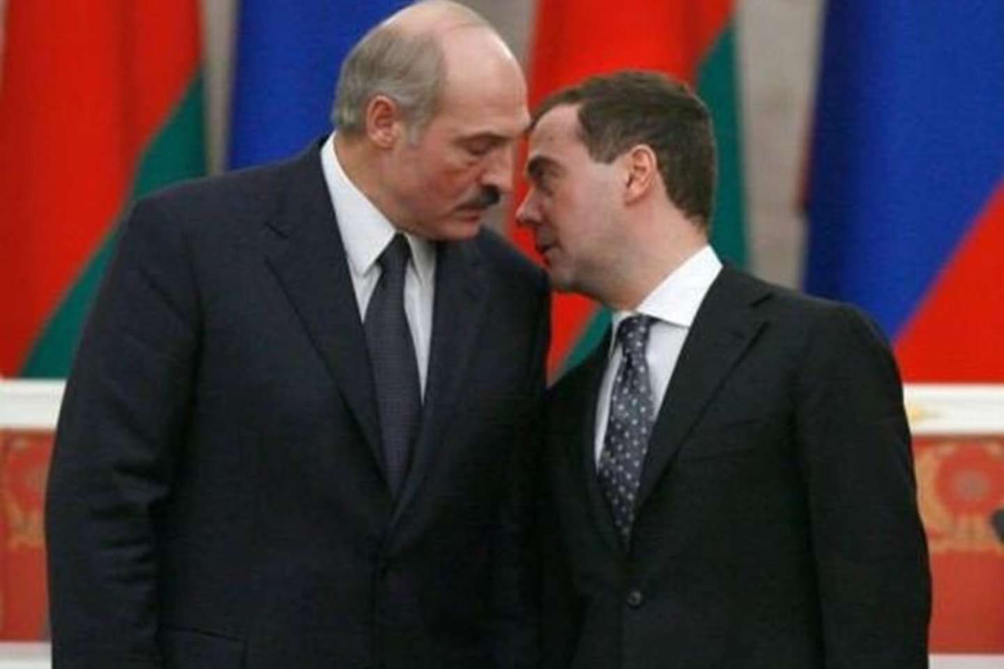 D.Medvedevas (dešinėje) Baltarusijos diktatoriui A.Lukašenkai metė sunkius kaltinimus.