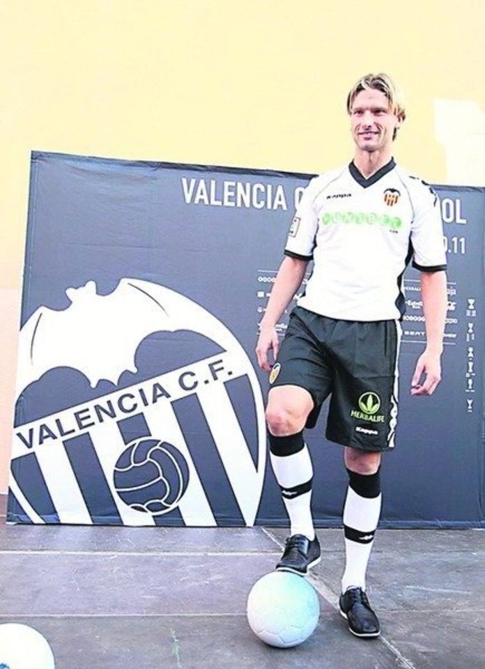 Genujos „Sampdoria” priklausantis gynėjas M.Stankevičius „Valencia” klubui buvo išnuomotas už 400 tūkst. eurų. Brangiausio Lietuvos rinktinės futbolininko rinkos vertė yra 3 mln. eurų.