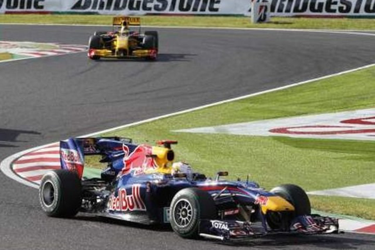 Japonijos „Grand Prix“ lenktynes iš pirmosios eilės pradės abu „Red Bull“ komandos pilotai.