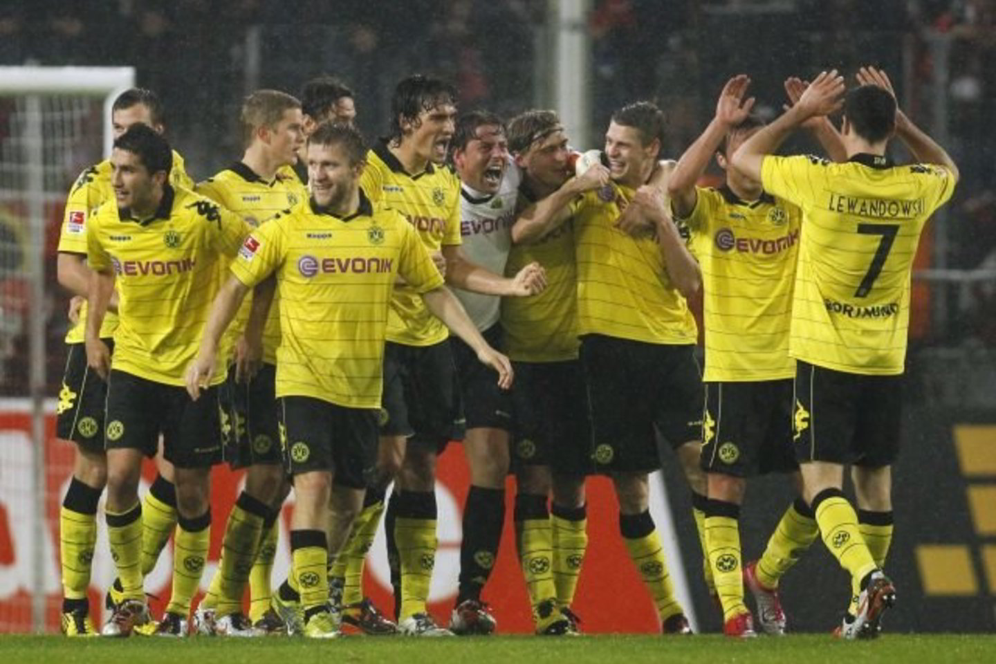 "Borussia" futbolininkai pirmauja čempionate.