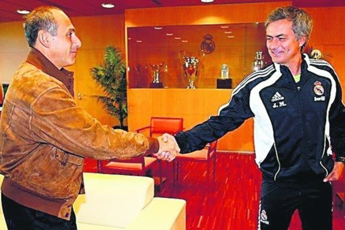 Prieš kovas Eurolygoje E.Messina (kairėje) atvyko pažiūrėti „Real” futbolininkų treniruočių, vadovaujamų J.Mourinho.