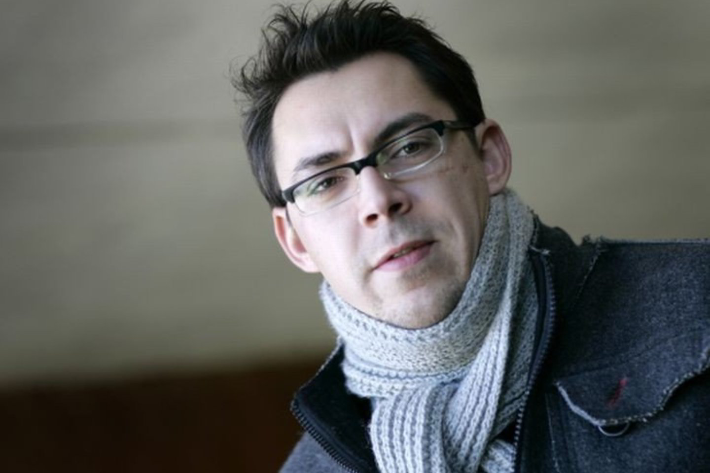Bijančioms eksperimentuoti su akių makiažu A.Juodiškis siūlo rinktis šiltas žemės spalvas.