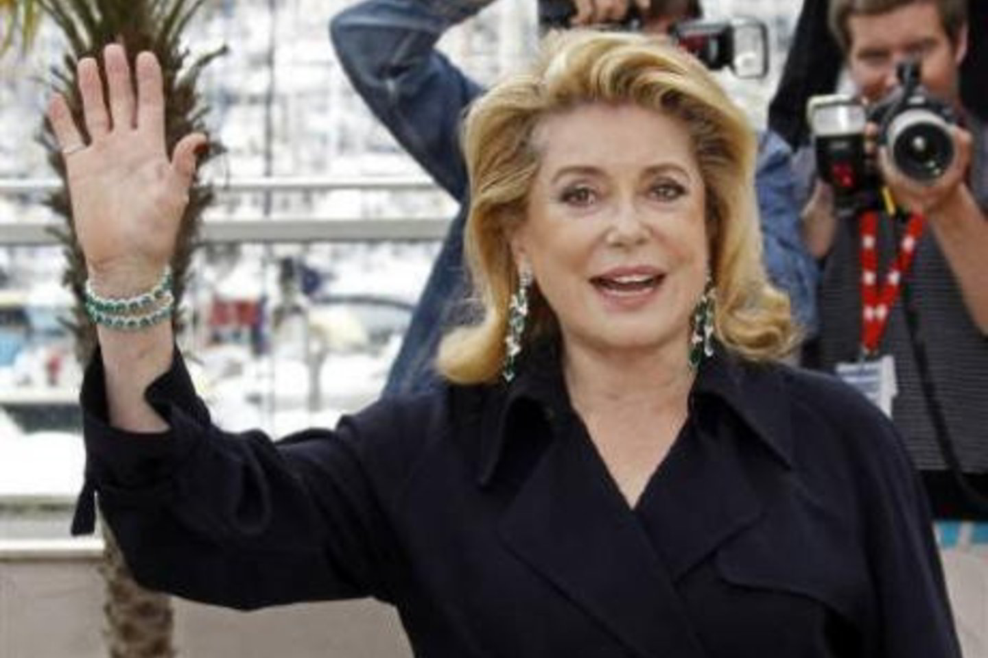 Tarp garsenybių, dalyvaujančių TIFF atidarymo ceremonijoje - prancūzų aktorė C.Deneuve.