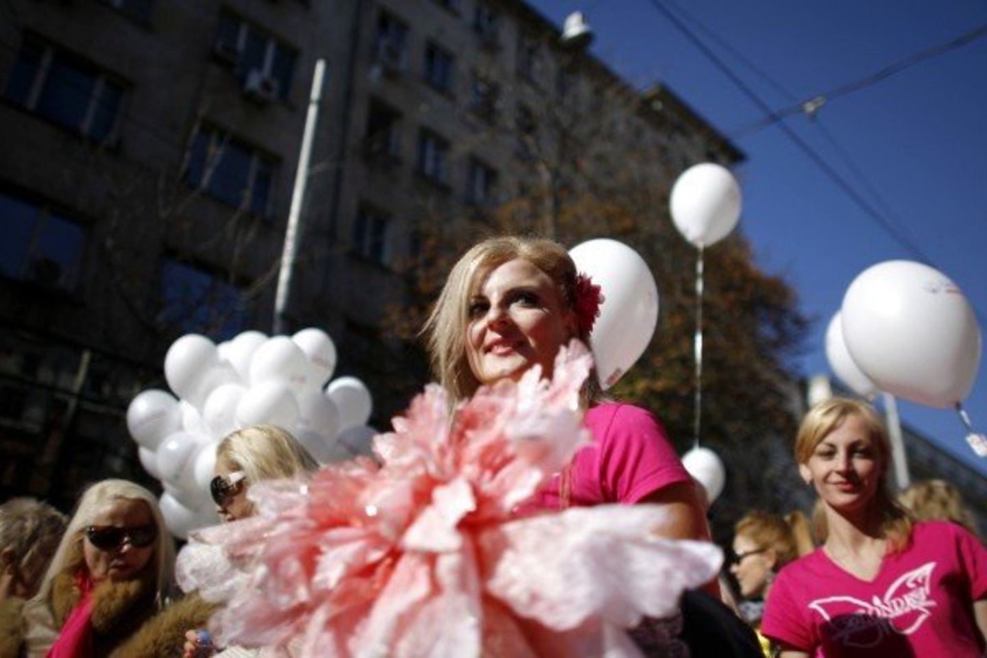 Eitynių dalyvės neslėpė, kad visuomenės stereotipai apie kvailas blondines kartais jas žeidžia.