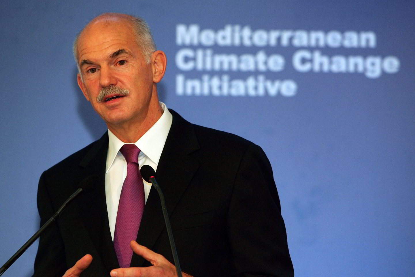 59 proc. apklaustųjų teigia, kad neigiamai vertina šalies ministrą pirmininką G.Papandreou.