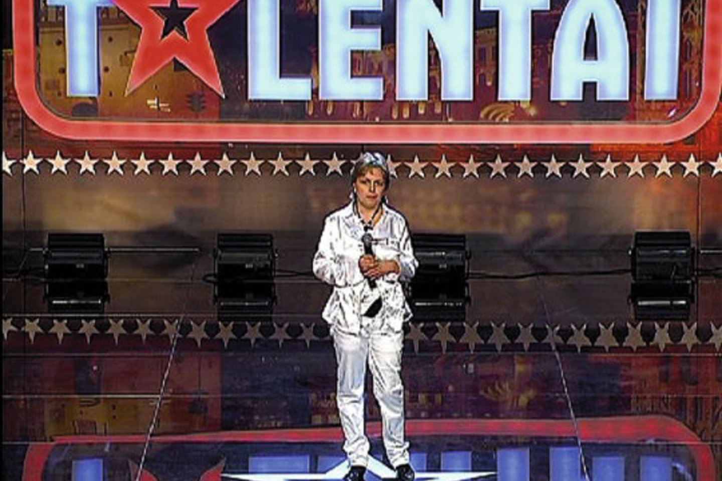 Penkiolikmetė Patricija „Lietuvos talentų 2010” komisiją nustebino atbulai beriamų žodžių tirada.