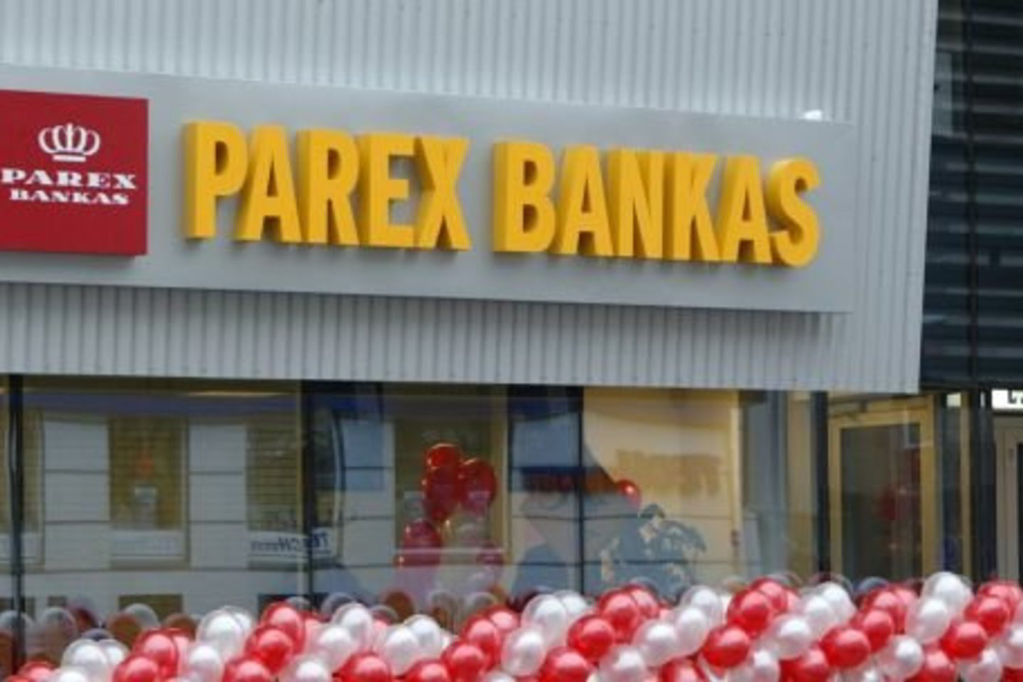 Pagal 2009 m. gegužę su skolintojais pasirašytą sutartį, „Parex“ bankas jau grąžino 70 proc. bendro paskolos kiekio.